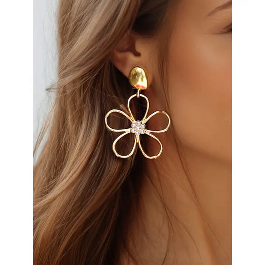 Flower Pearl Stud Earrings