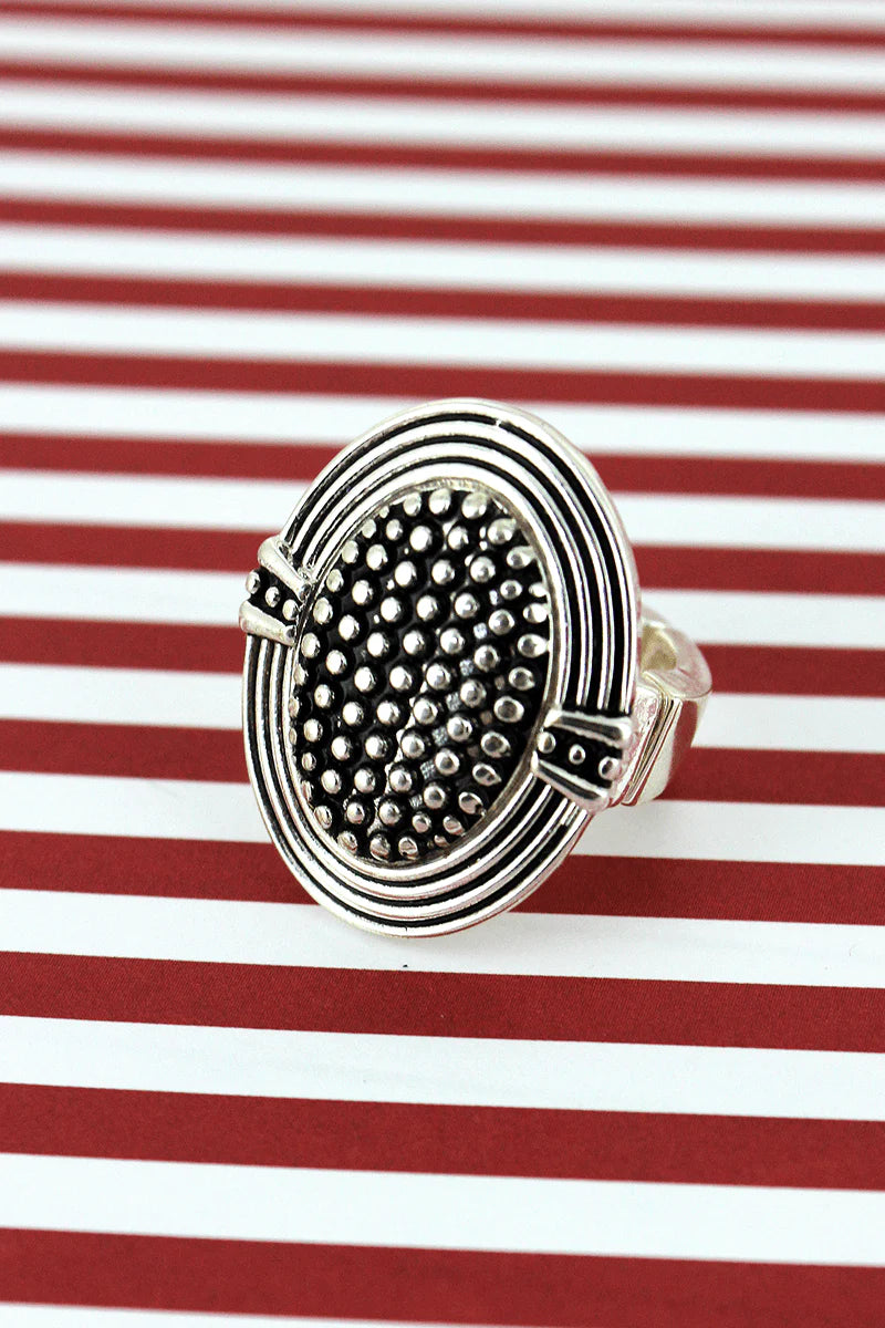 R - Framed Dot Oval Stretch