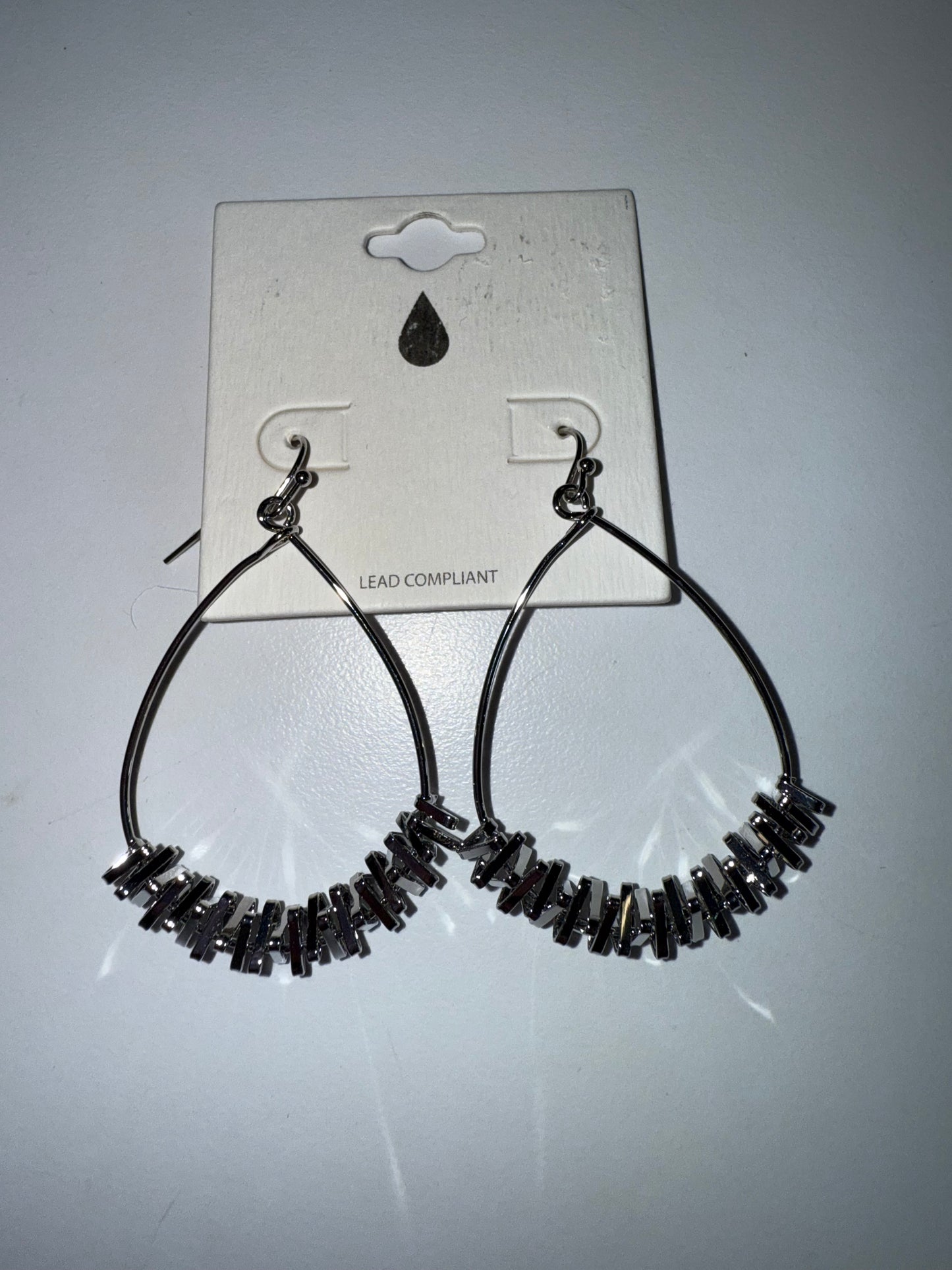 E - Puzzling Spiked Teardrops