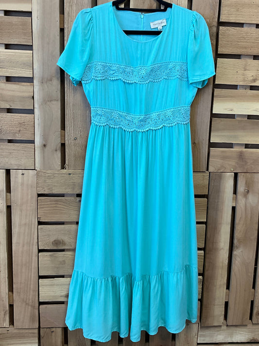 Lace Detail SS Midi Dress