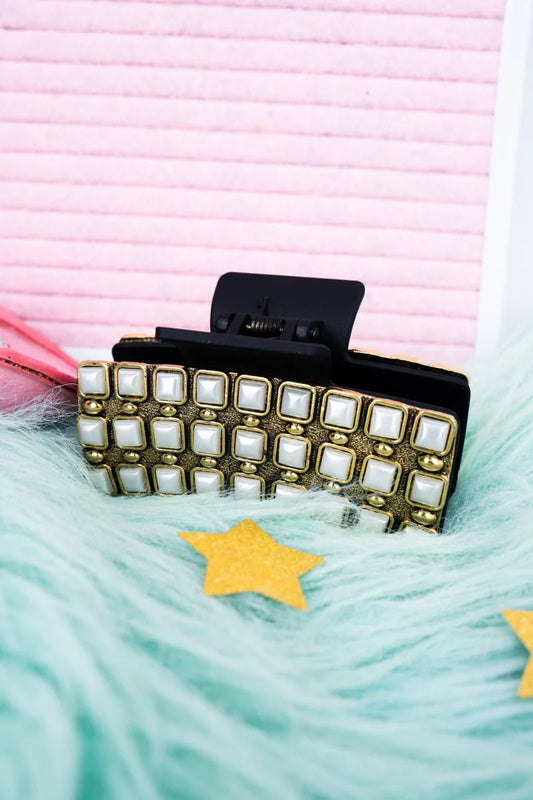Feeling Special Pearl Hair Claw Clip
