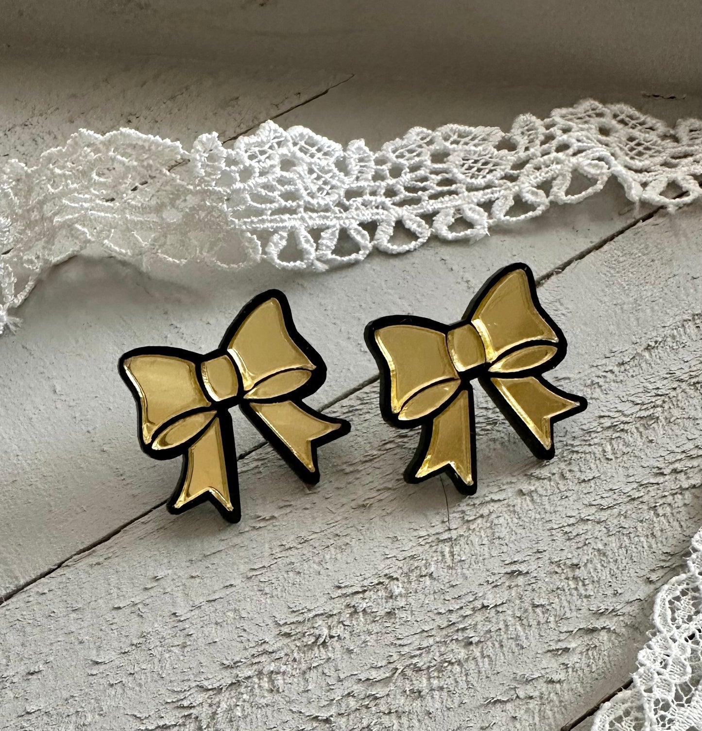 KS Shiny Bow studs