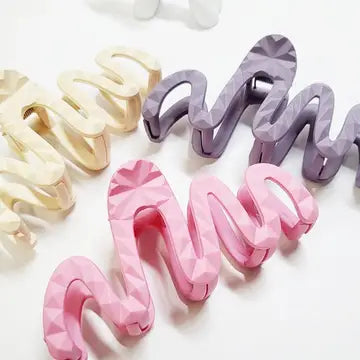 Lg Embossed Matte Hair Claw Clip