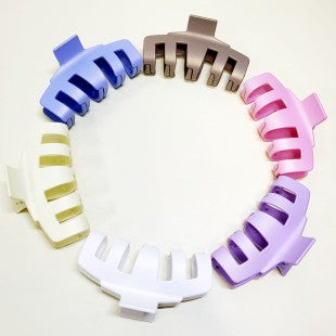 Pearl Effect Matte Hair Claw Clip